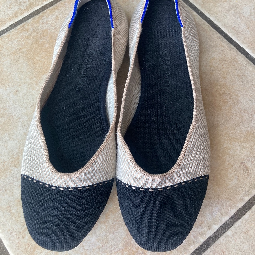 Rothys Size 7 Tuxedo The Square - Great Condition